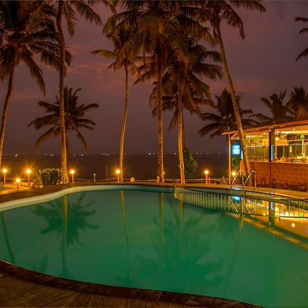 Krishnatheeram Ayur Holy Beach Resorts Varkala Bagian luar foto