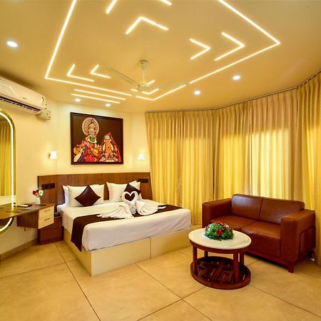 Krishnatheeram Ayur Holy Beach Resorts Varkala Bagian luar foto