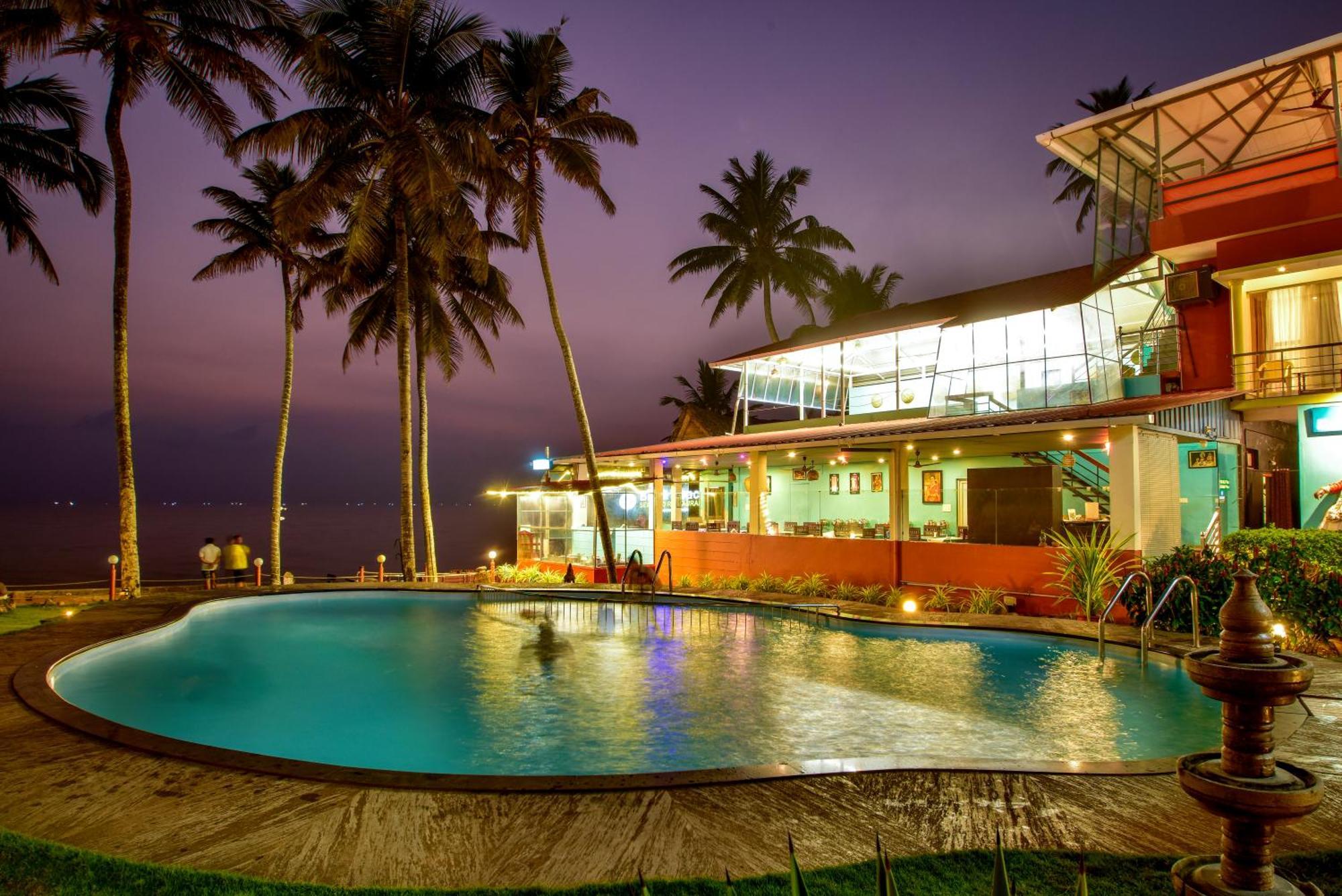 Krishnatheeram Ayur Holy Beach Resorts Varkala Bagian luar foto
